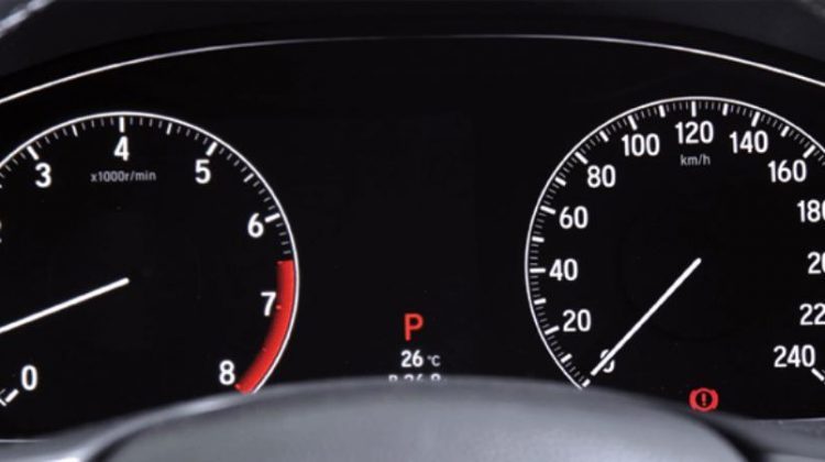 accord-interior-speedometer
